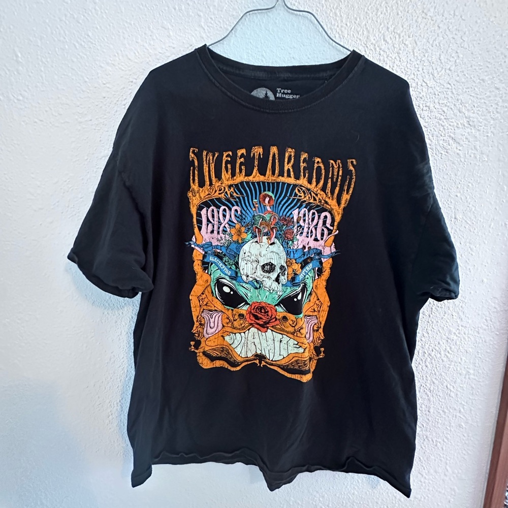 Tree Hugger black T shirt